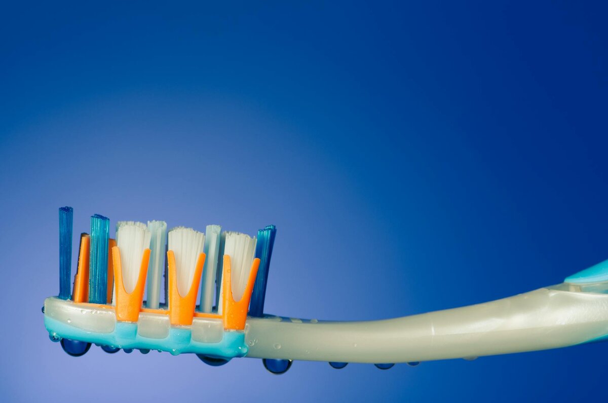 how to brush teeth