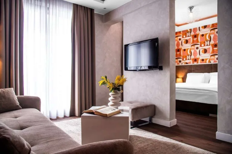 Crystal Hotel Belgrade Crystal Hotel Belgrade