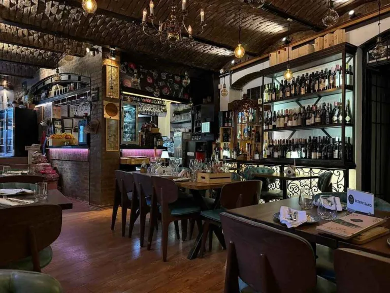 MAMA'S Bistro