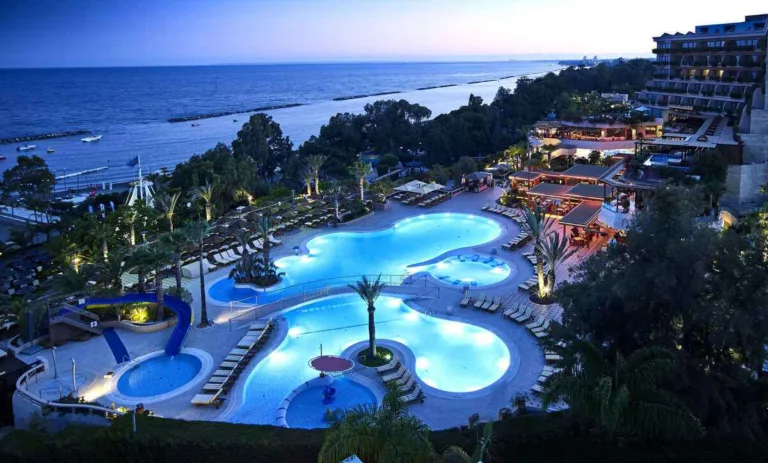 Four Seasons Hotel Four Seasons Hotel