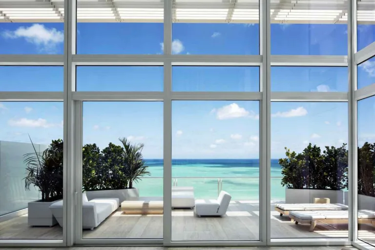 Four Seasons Hotel at The Surf Club