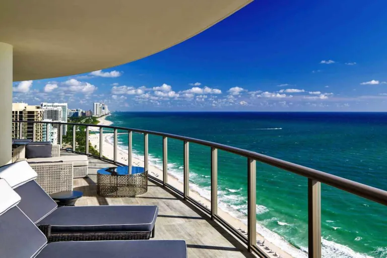 The St. Regis Bal Harbour Resort The St. Regis Bal Harbour Resort