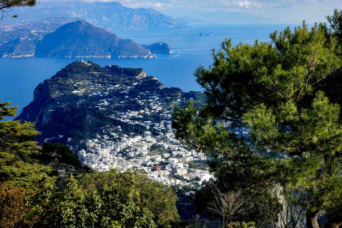 visit capri